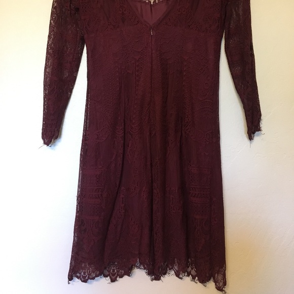 BB Dakota Lace Dress - Picture 2 of 2